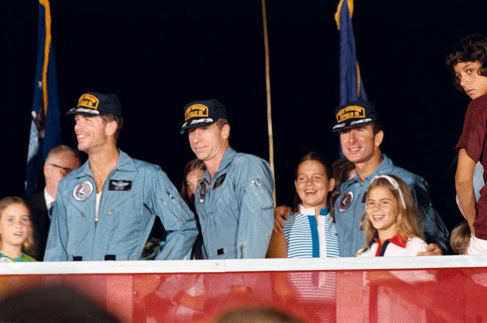 Apollo 15 crew receive welcome on arrival at Ellington Air Force Base