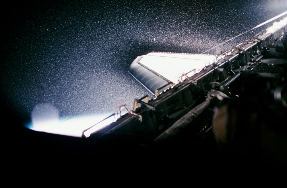 Water dump from a leaking fuel cell