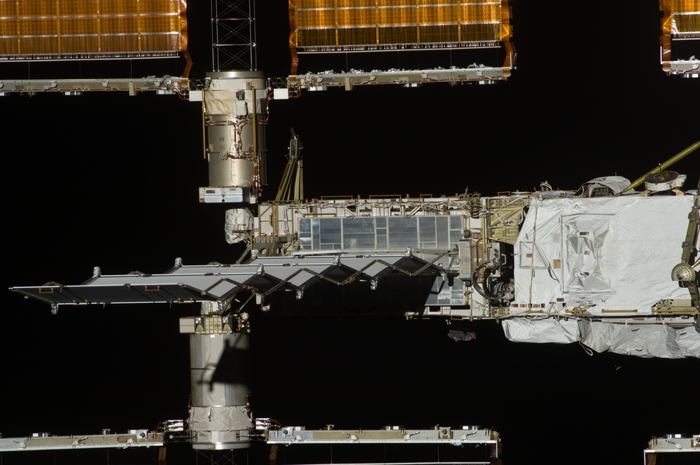 Fly-around view of the ISS by the STS-127 crew