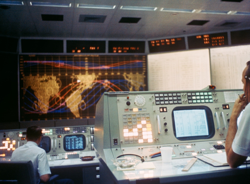 MISSION CONTROL CENTER (MCC) ACTIVITY - GEMINI-TITAN (GT)-V - RECOVERY ROOM - TRACKING MAPS - MSC