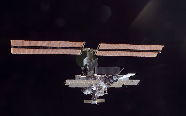 Flyaround view of ISS aft and port sides