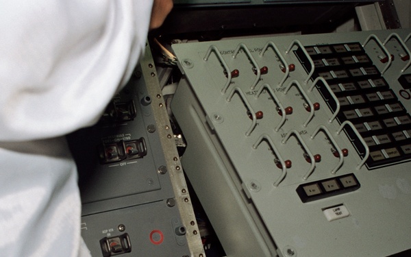 Documentation of the flight deck Orbit Station hardware on Atlantis