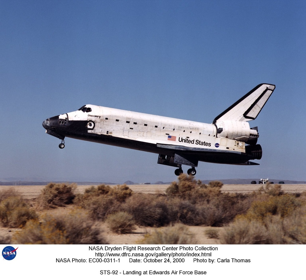 STS-92 - Landing at Edwards Air Force Base