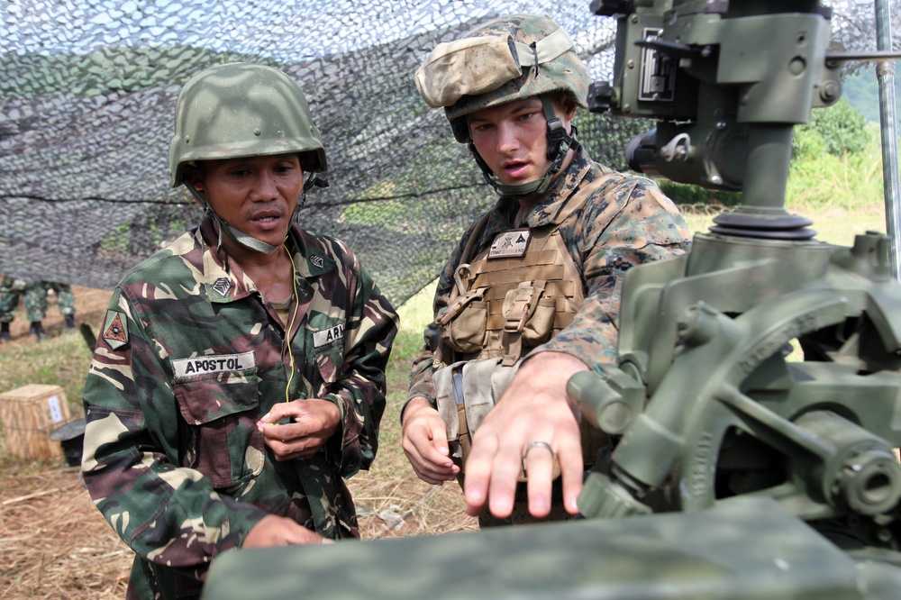 US, Philippine forces conduct artillery operations