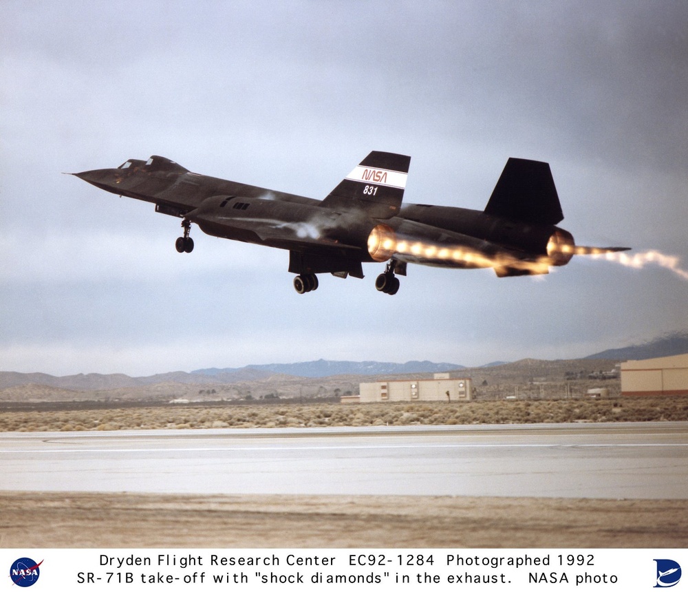 SR-71 Takeoff with Afterburner Showing Shock Diamonds in Exhaust