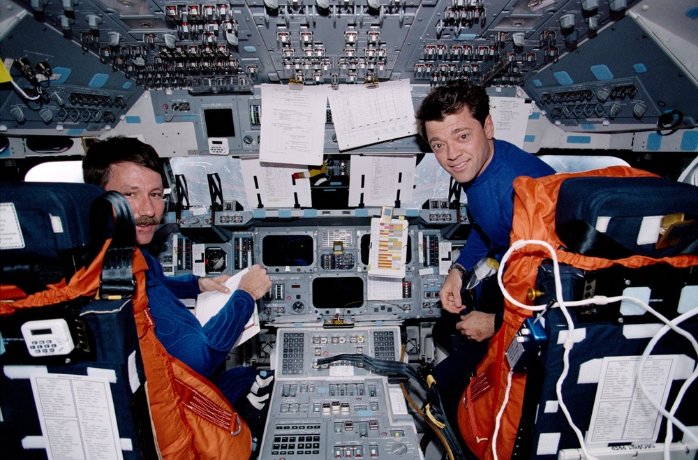 Commander Rominger and Pilot Ashby prepare for re-entry on Endeavour during STS-100