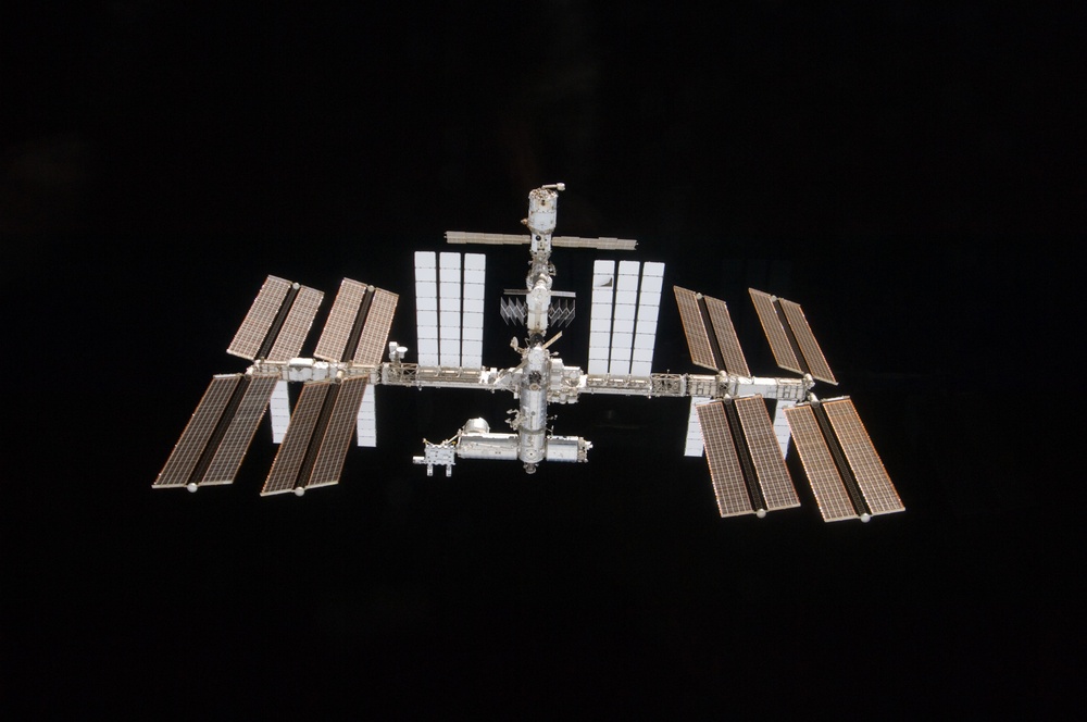 Fly-around view of the ISS by the STS-127 crew