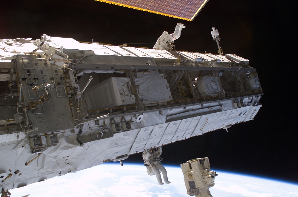 MS Herrington and Lopez-Alegria during the second EVA for STS-113