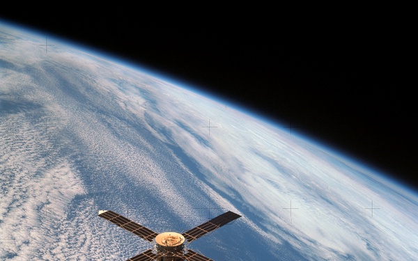 Skylab 4,Skylab overhead views after CM undocking