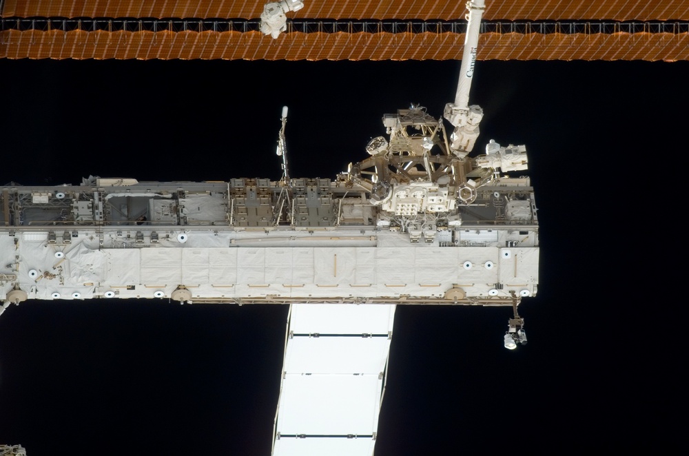 ISS during approach of the STS-115 Space Shuttle Atlantis
