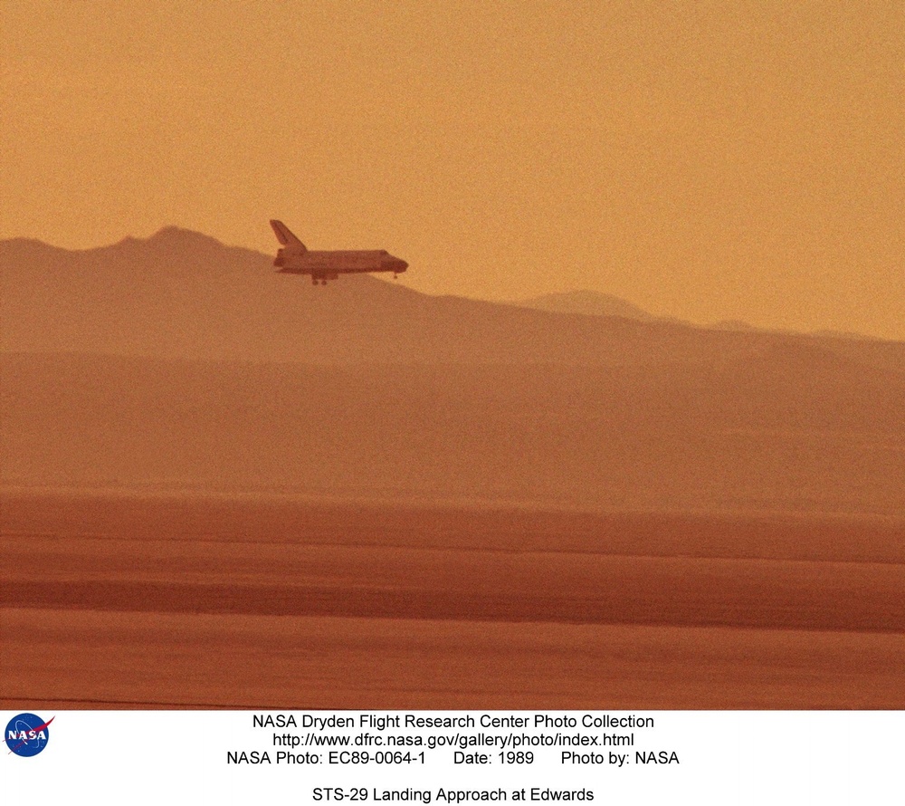 STS-29 Landing Approach at Edwards