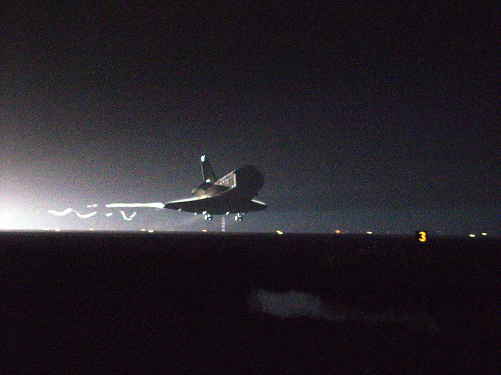 STS-109 landing view