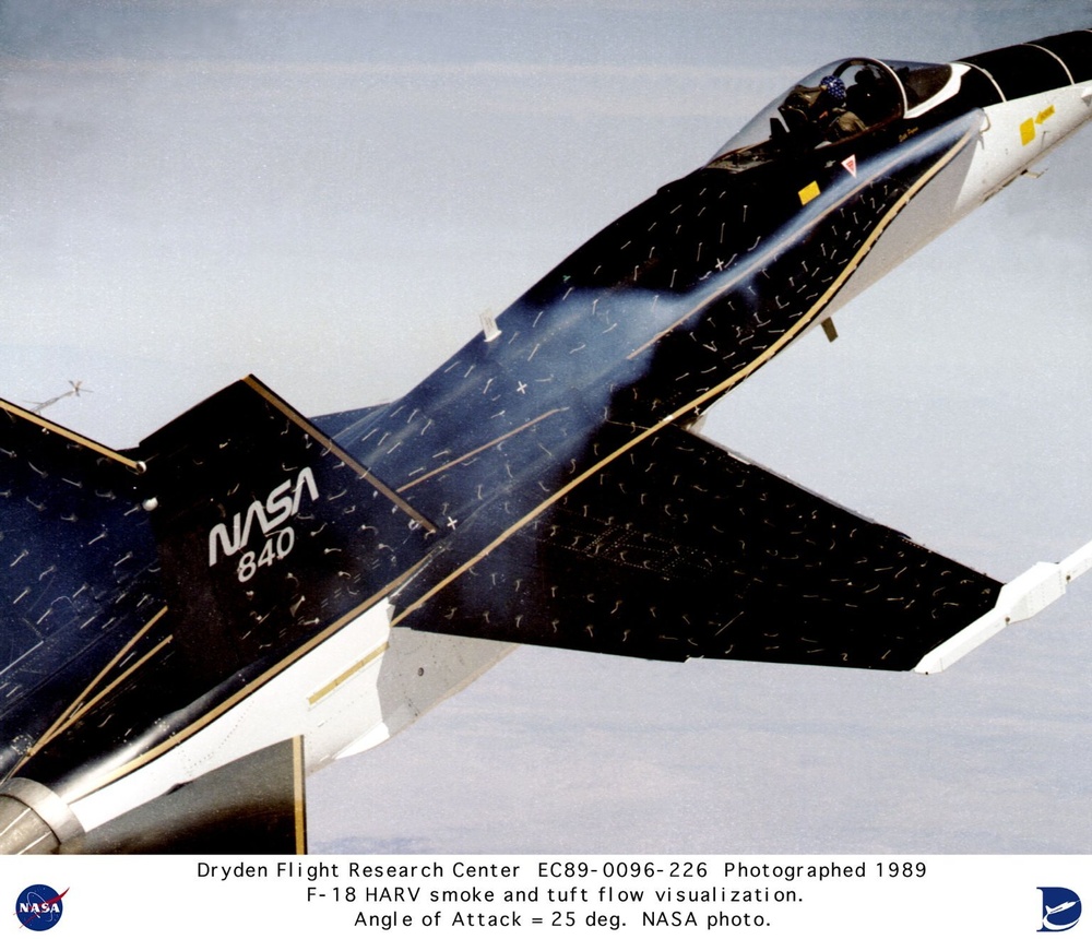 F-18 HARV smoke and tuft flow visualization at 25 degree angle of attack