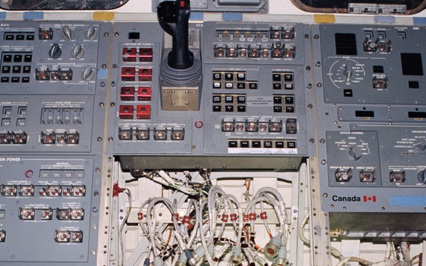 Documentation of the flight deck Orbit Station hardware on Atlantis