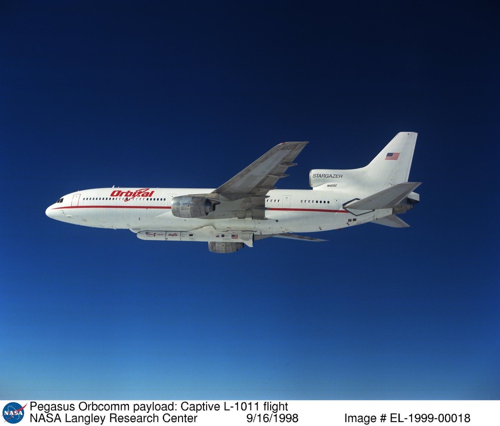 Pegasus Orbcomm payload: Captive L-1011 flight