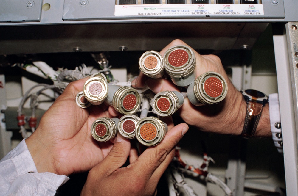 Documentation of the flight deck Orbit Station hardware on Atlantis