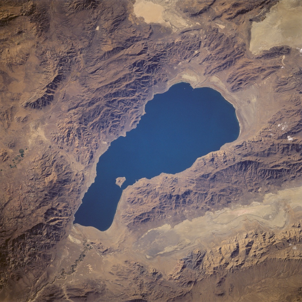 Earth observations during STS-64