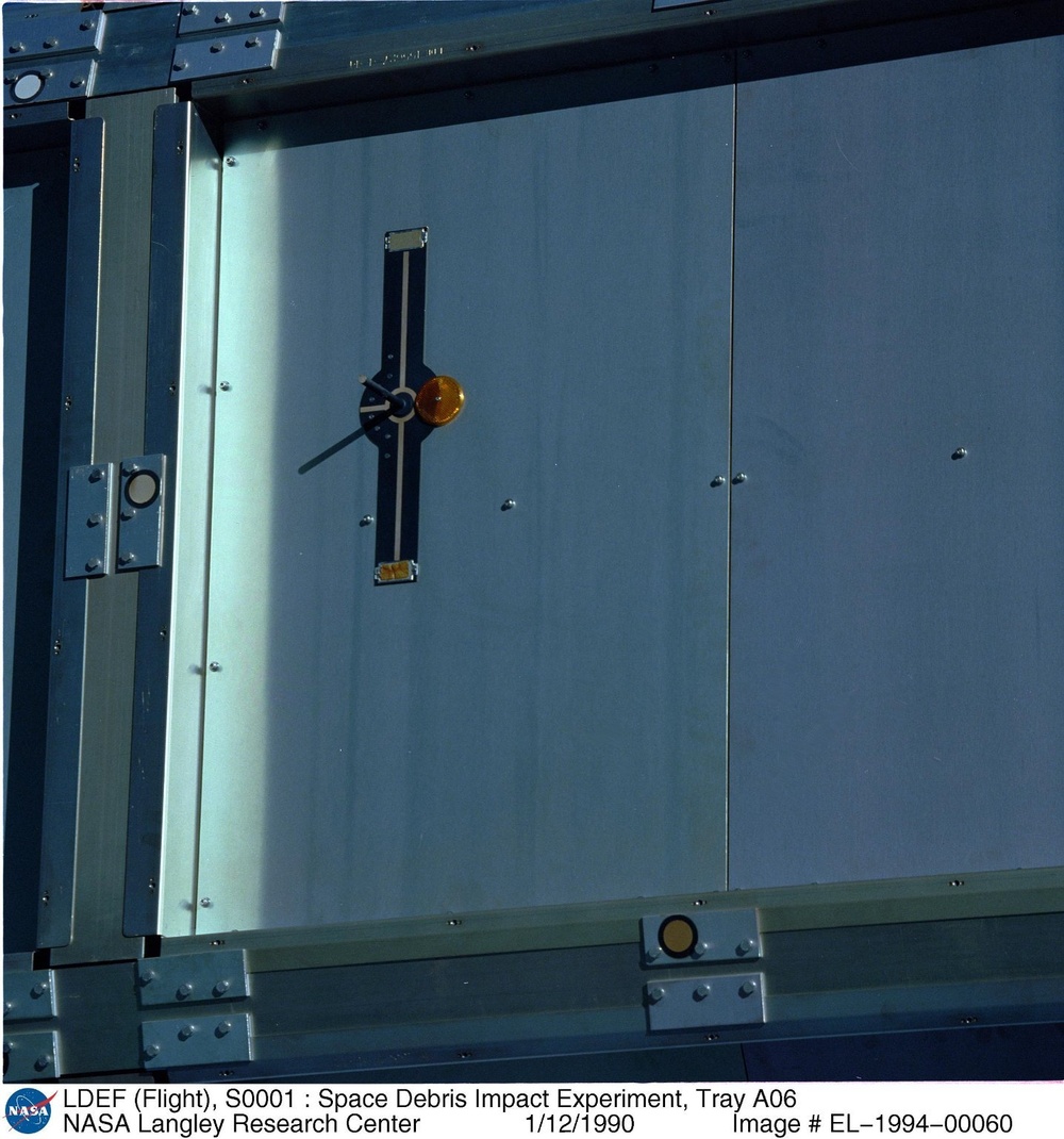 LDEF (Flight), S0001 : Space Debris Impact Experiment, Tray A06