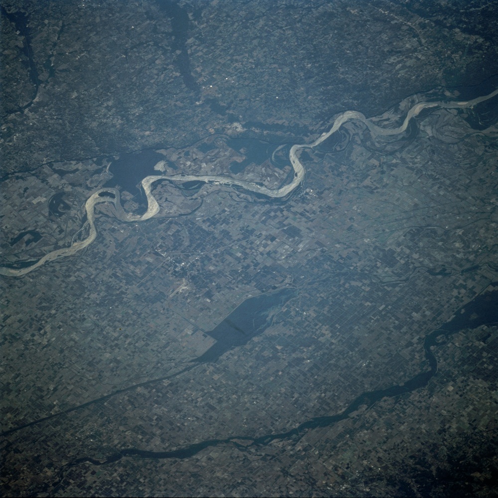 Earth observations taken during STS-74 mission