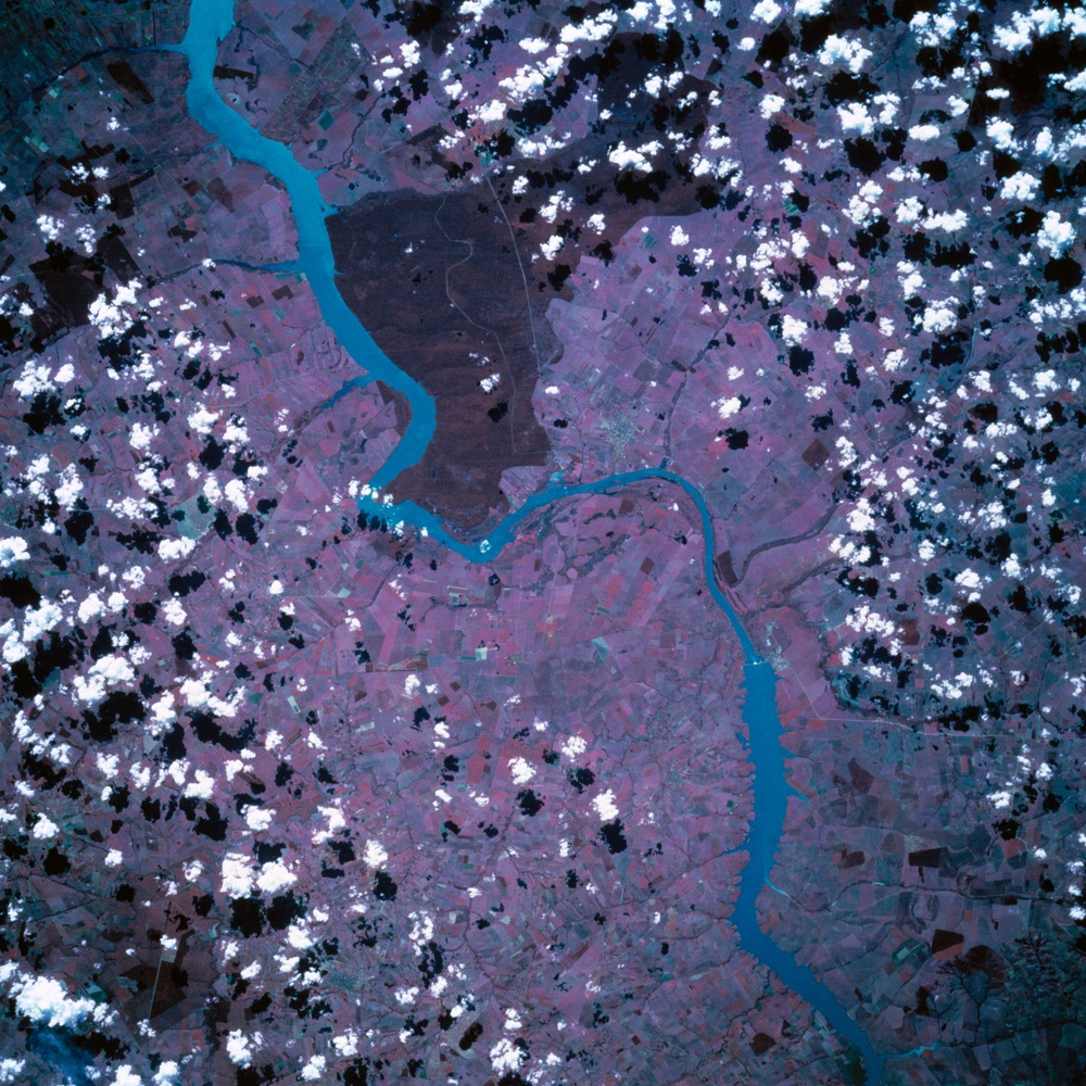 Earth observations from STS-62