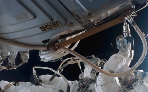 MS Walheim uses a PGT during the first EVA of STS-110