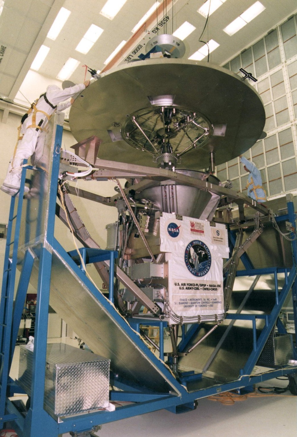 Wake Shield payload lowered into shuttle bay