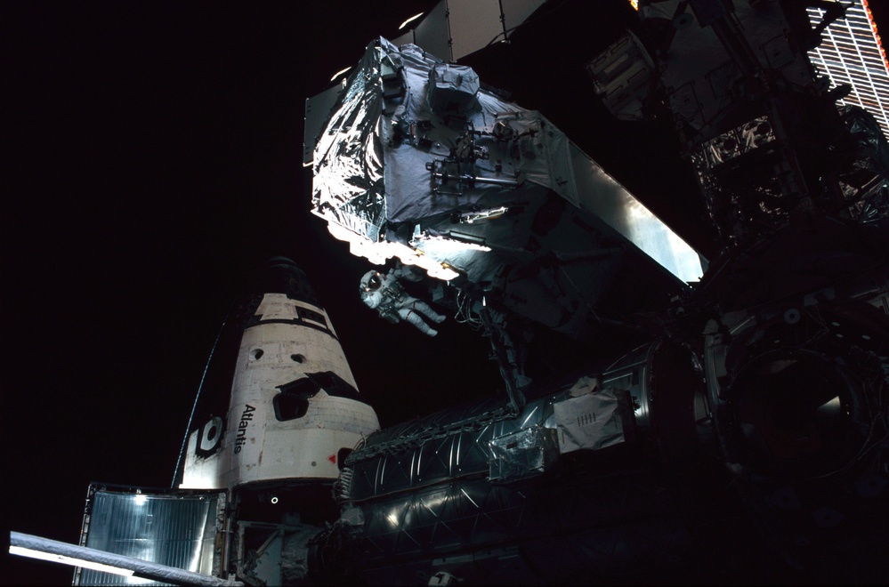 MS Ross works on the port side of the S0 Truss during the second EVA of STS-110