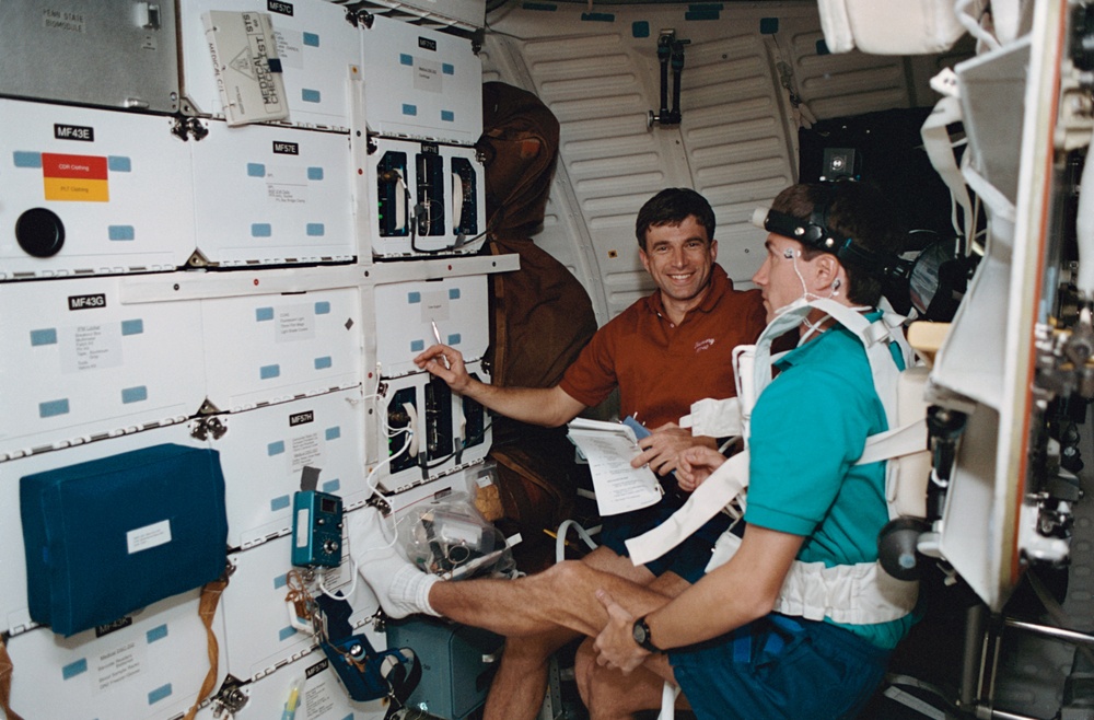 DSO 201 - Krikalev and Sega in the Spacehab module