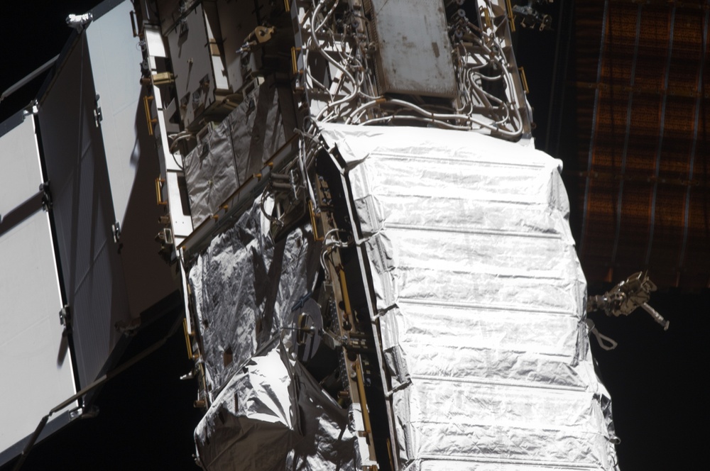 ISS Flyaround views from STS-128