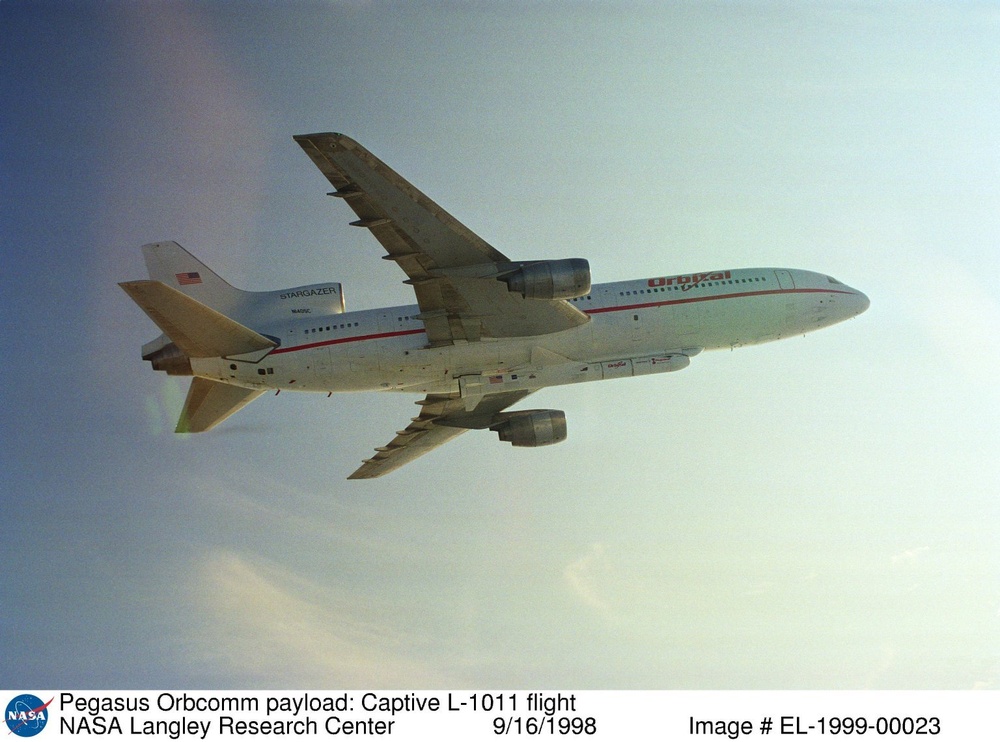Pegasus Orbcomm payload: Captive L-1011 flight