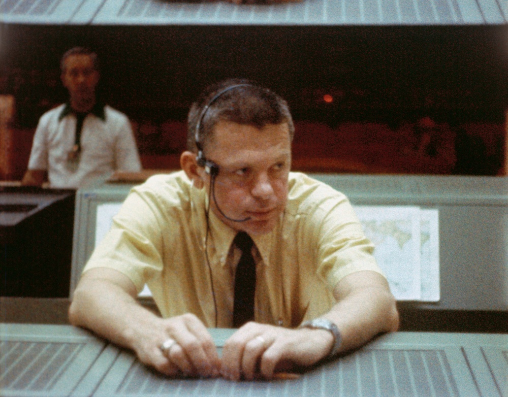 TV PICTURES - APOLLO XVI MISSION OPERATIONS CONTROL ROOM [MOCR] &amp; SUPPORT ROOM - JSC