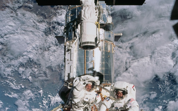 EVA 5 - PAO event at end of EVA