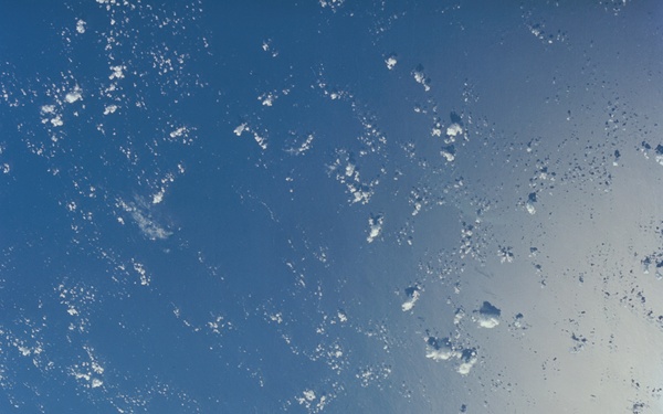 GEMINI-V - EARTH-SKY - (70mm Hasselblad) - OUTER SPACE