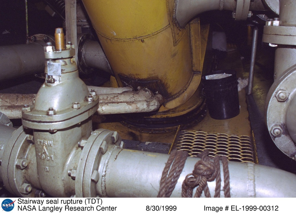 Stairway seal rupture (TDT)