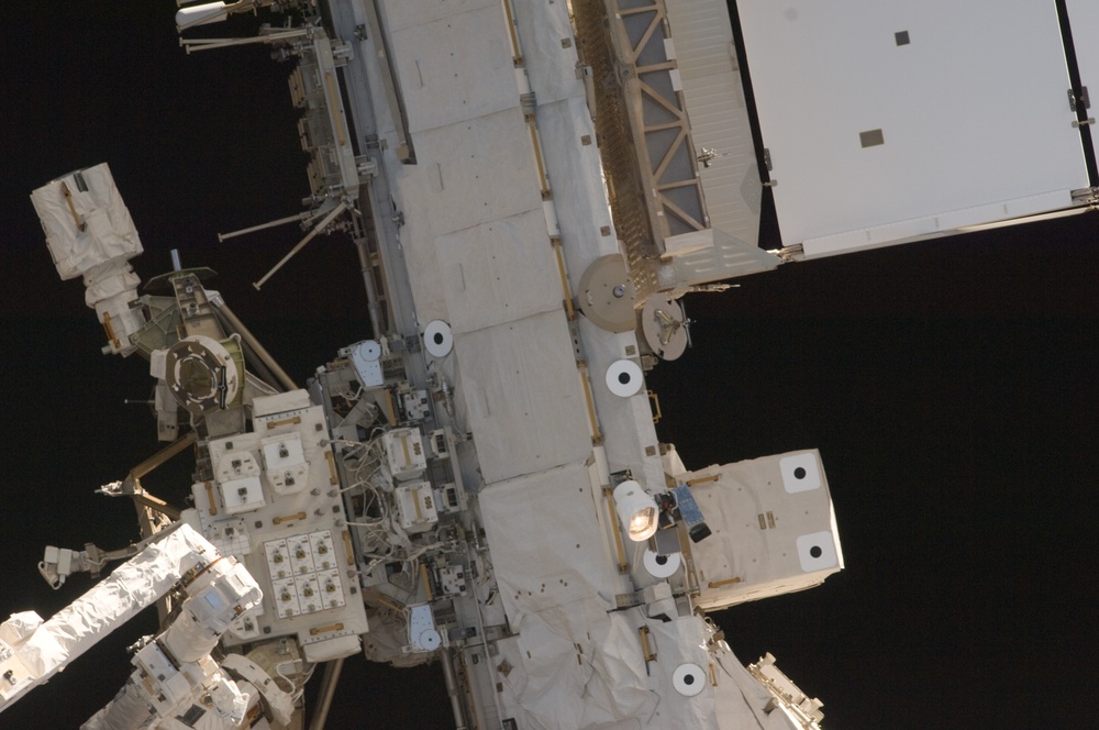 ISS Survey during Discovery STS-119 rendezvous (RNDZ)