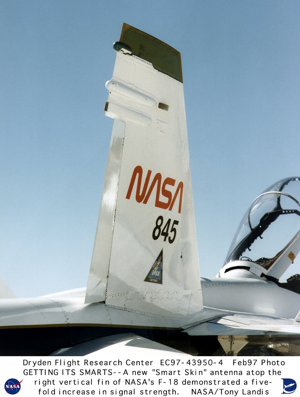 F-18 SRA with Smart Skin Antenna replacing right tail fin end cap