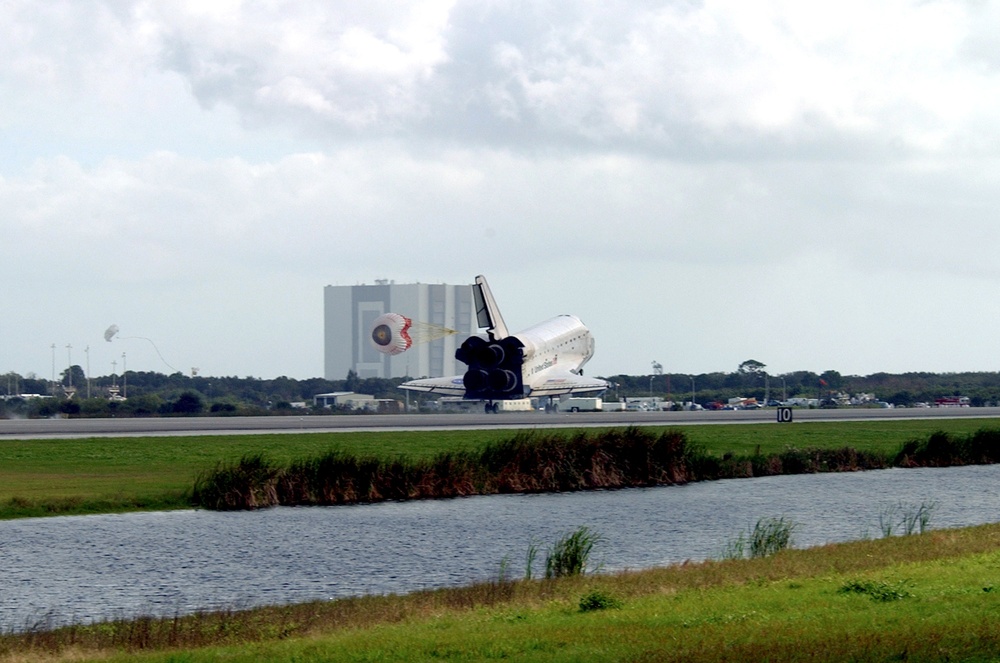 View of the landing of Endeavour at KSC ending the STS-108 mission