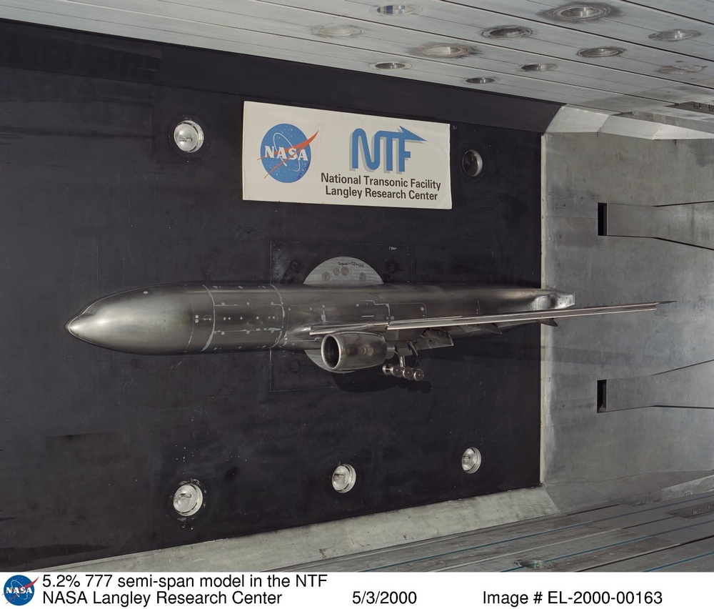 5.2% 777 semi-span model in the NTF