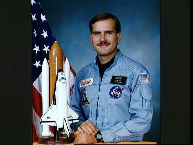 Official portrait Astronaut Richard J. Hieb