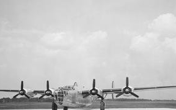 B-24D AIRPLANE