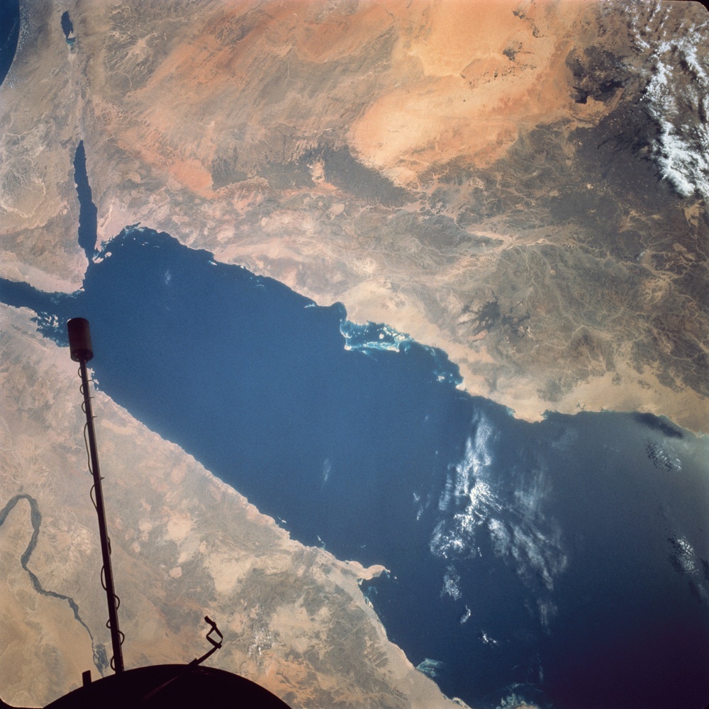 Gemini XI Mission Image - Inside Spacecraft