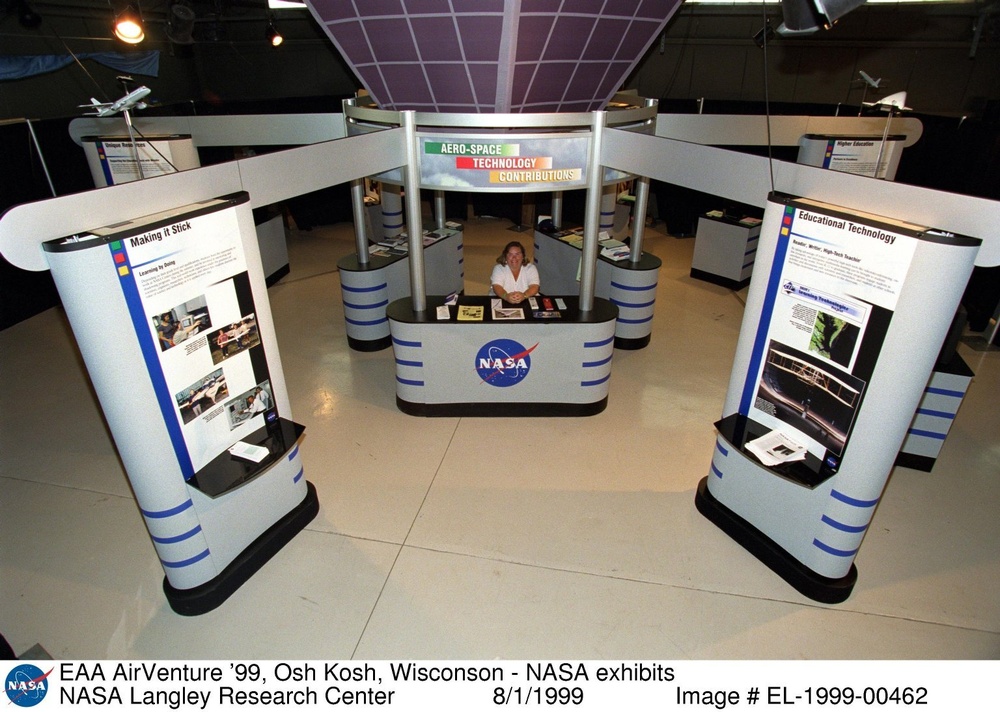 EAA AirVenture '99, Oshkosh, Wisconsin - NASA exhibits