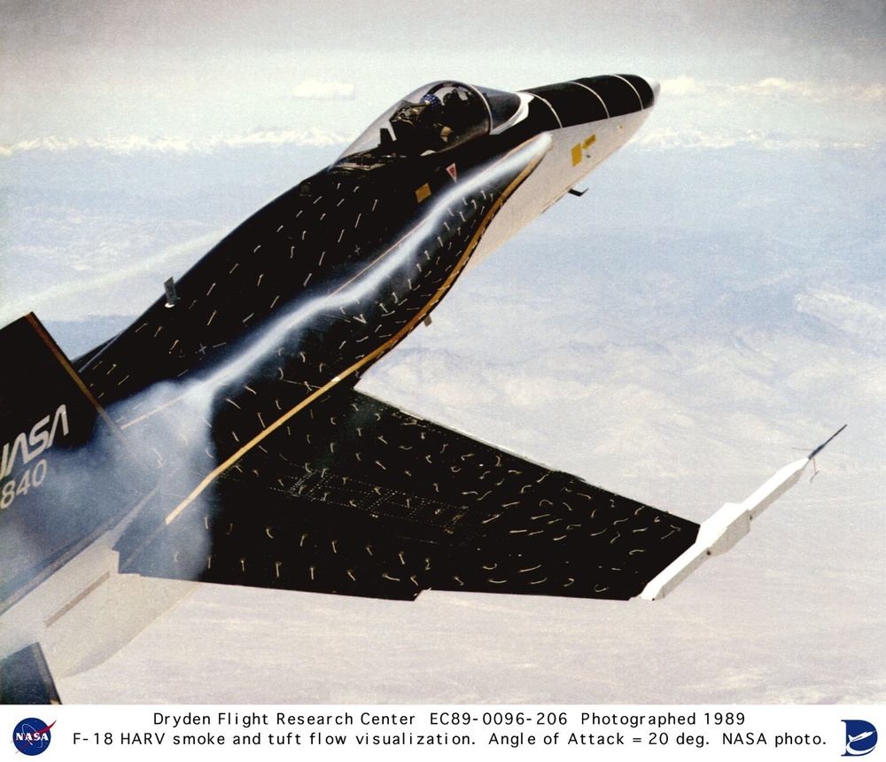 F-18 HARV smoke and tuft flow visualization at 20 degree angle of attack