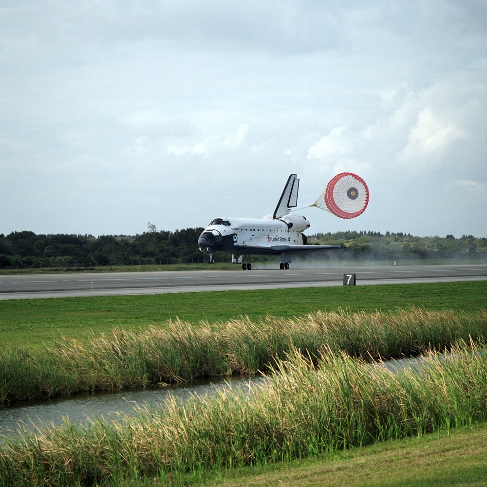 View of the landing of Endeavour at KSC ending the STS-108 mission