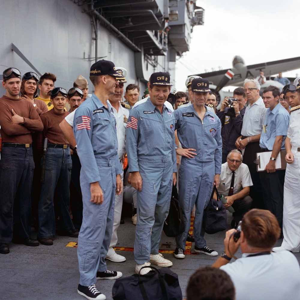 RECOVERY -  APOLLO 7 RECEPTION