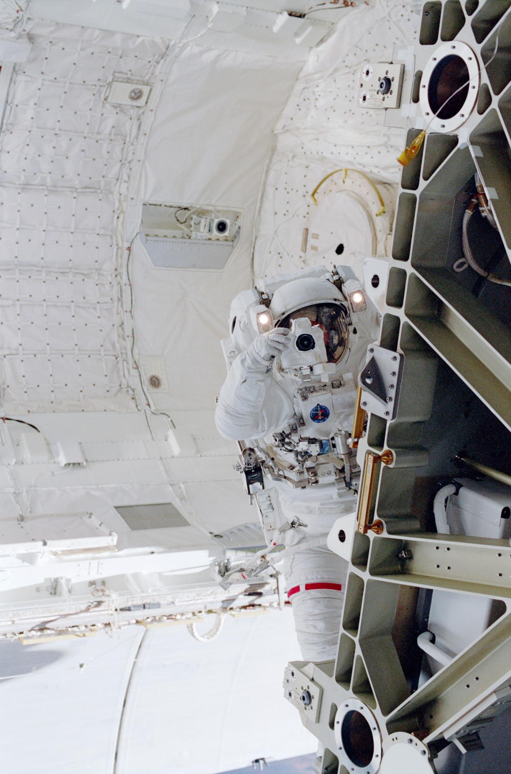 Wisoff on Z1 truss during EVA