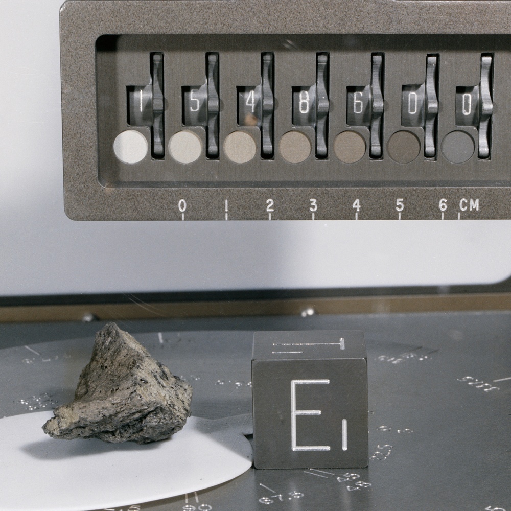 LUNAR SAMPLE - APOLLO 15 ROCK #15486 - BASALT