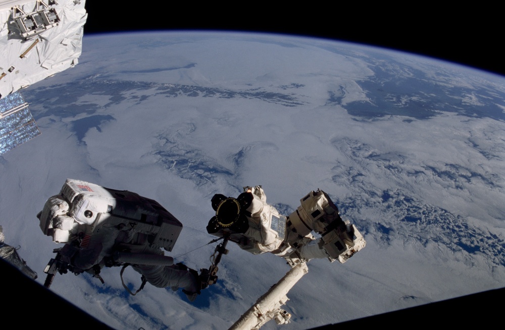 MS Walheim uses a PGT during the first EVA of STS-110