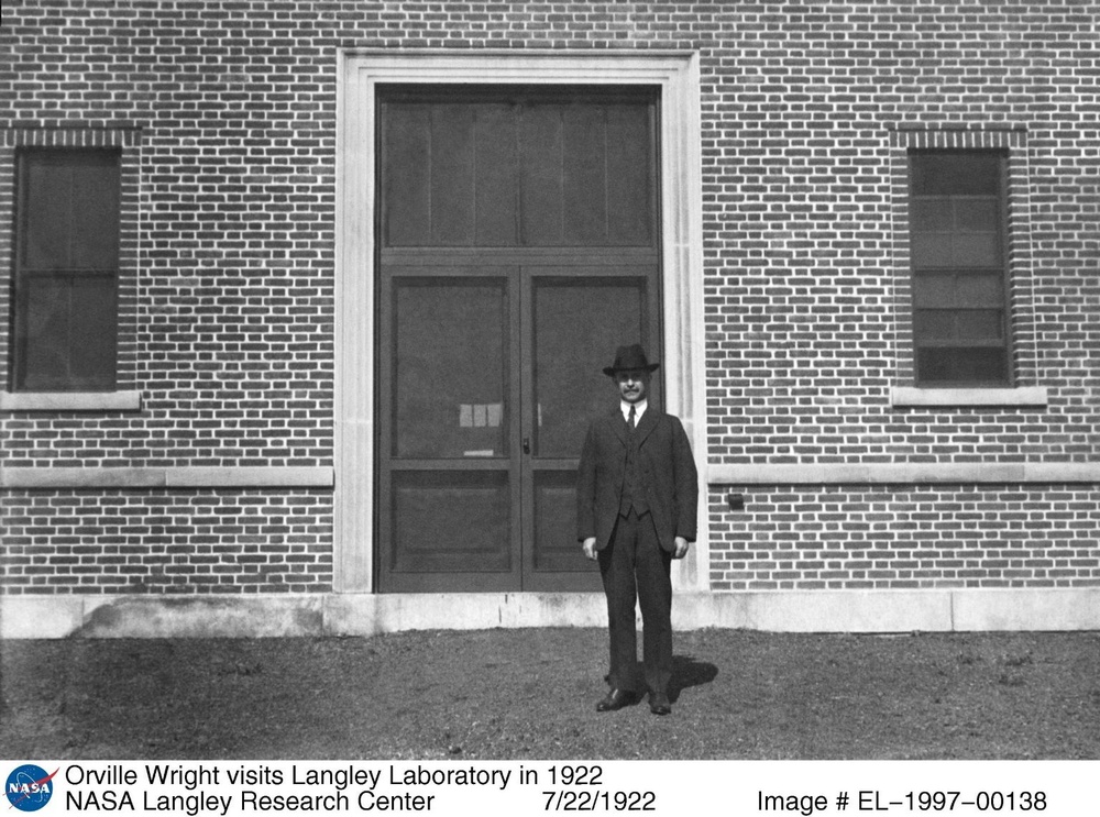 Orville Wright visits Langley Laboratory in 1922