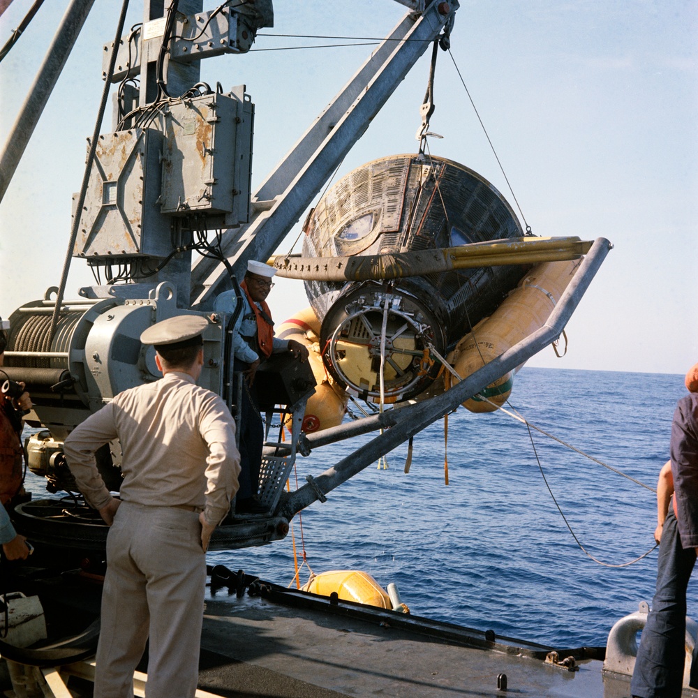 GEMINI-TITAN-8 - RECOVERY - S/C HOISTED ABOARD